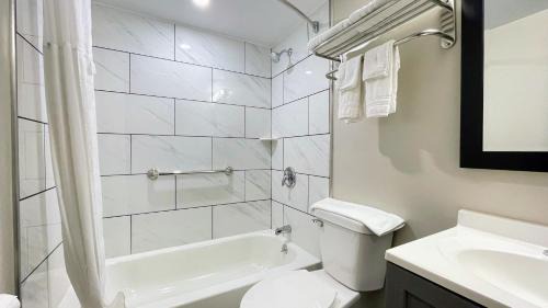 Columbus Hotel | Days Inn by Wyndham Columbus IN