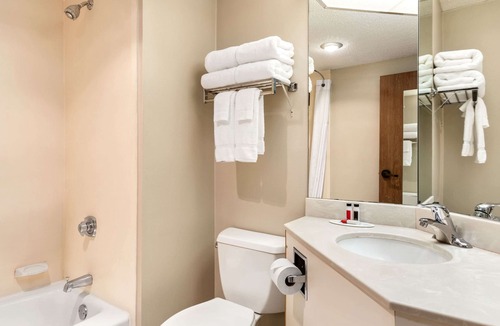 Fargo Hotel | Days Inn by Wyndham Fargo/West Acres