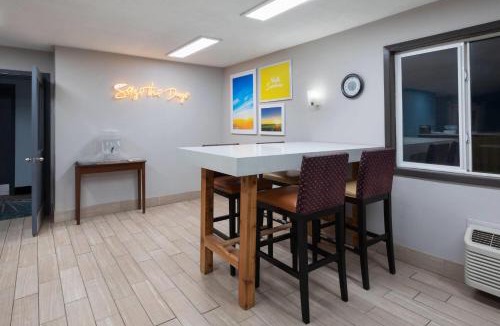 Fergus Falls Hotel | Days Inn by Wyndham Fergus Falls