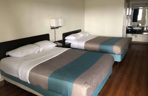 Indianapolis Hotel | Days Inn by Wyndham Indianapolis South