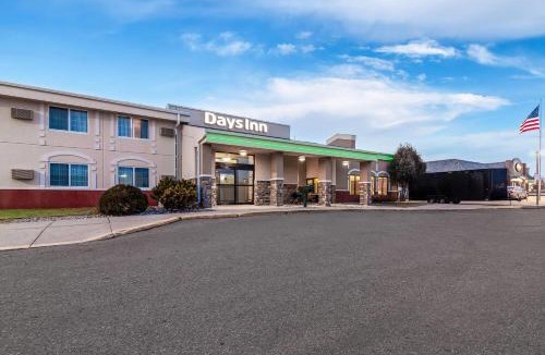 Minot Hotel | Days Inn by Wyndham Minot