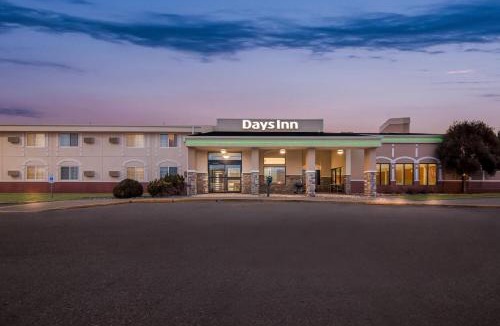 Minot Hotel | Days Inn by Wyndham Minot