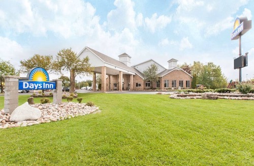 Sault Ste. Marie Hotel | Days Inn by Wyndham Sault Ste Marie MI