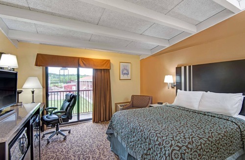 Washington Hotel | Days Inn by Wyndham Washington Pennsylvania