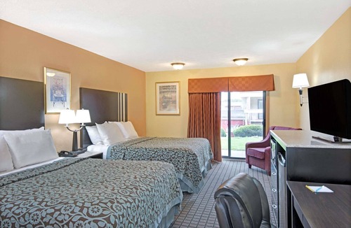 Washington Hotel | Days Inn by Wyndham Washington Pennsylvania