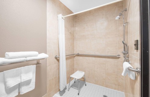 Watertown Hotel | Days Inn by Wyndham Watertown