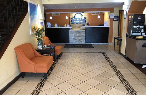 Stevens Point Hotel | Days Inn & Suites by Wyndham Stevens Point