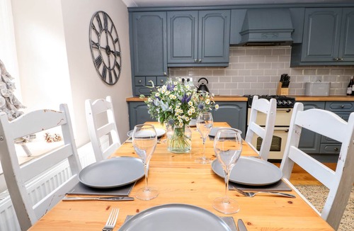 Staindrop Cottage | DEANERY VIEW, pet friendly, with a garden in Staindrop