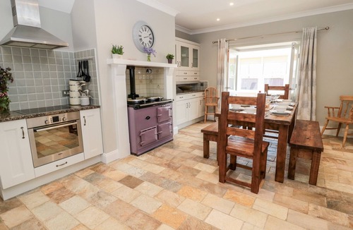 Alnwick Cottage | DEANRISE, pet friendly, character holiday cottage in Alnwick