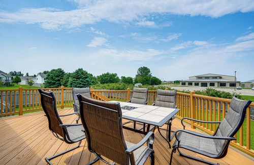 Moorhead House | Deck & Yard! Moorhead Getaway Near Downtown Fargo