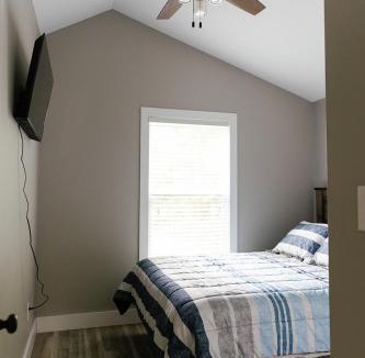 Chaplin House | "Deer Creek Lodge" - Secluded Bourbon Trail Stay