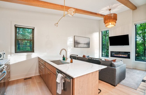 Rockbridge Cabin | Deer Hollow | Modern Couples Retreat, Hot Tub