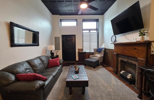 Vevay Apartment | Delaney's Saloon Fully Equipped, Furnished, And Pet Friendly Close to The Ark, Creation Museum, and Kat Von Ds Tulip Field