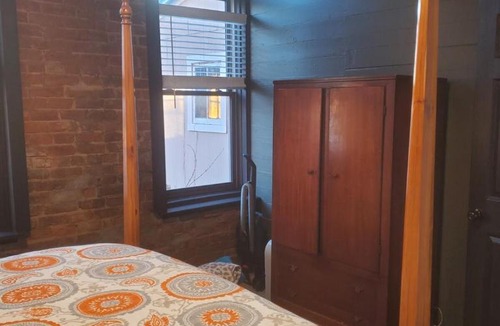 Vevay Apartment | Delaney's Saloon Fully Equipped, Furnished, And Pet Friendly Close to The Ark, Creation Museum, and Kat Von Ds Tulip Field