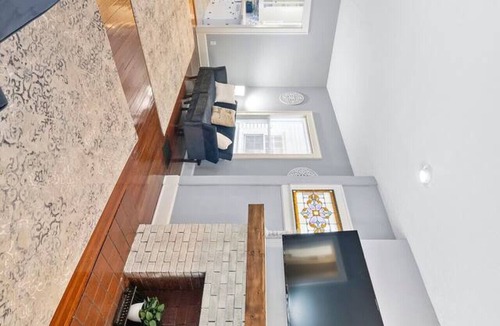 Hamilton Apartment | Delightful Cozy Home/2 bed 1 Bath Sleeps8
