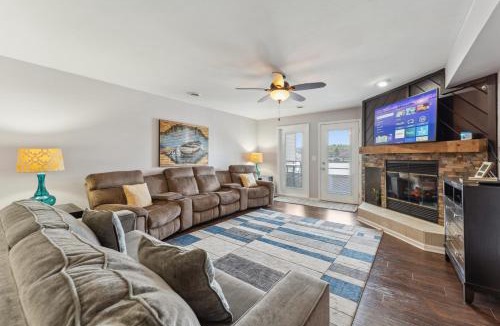 Lake Delton House | Dells Lake Villa At Lighthouse Cove Condominiums