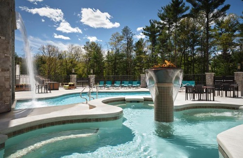 Wisconsin Dells Hotel | Dellshire Resort