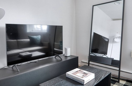 St. Elizabeth's Apartment | Deluxe Brighton Studio near Mission Park & Green Line, by Blueground