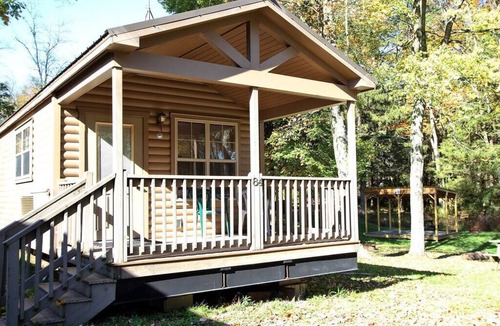 Spring Mills Cabin | Deluxe Cabin 63 w/4 Beds
