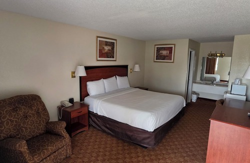 Shamrock Hotel | DELUXE INN SHAMROCK