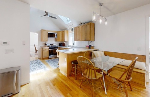 East Dennis House | DENNIS - Pet-Friendly - Walkable to Ice-cream & Dining - CCP 165