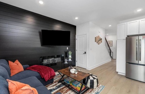 Detroit House | Detroit House: BBQ, Fire Pit, and Movie Yard
