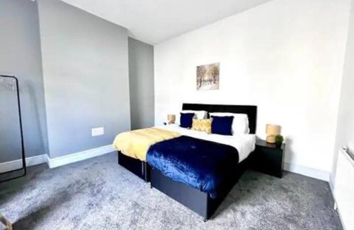 Sunderland Apartment | Devon-2 Bdrm Sleeps 4 Great for Contractors