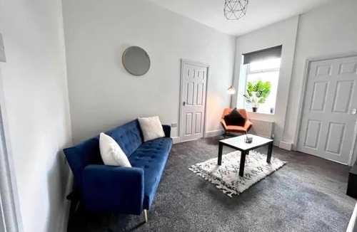 Sunderland Apartment | Devon-2 Bdrm Sleeps 4 Great for Contractors