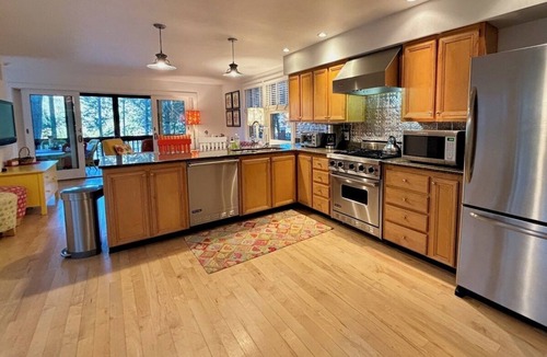 Monterey House | Direct to Lake Garfield: Summer dates Available!