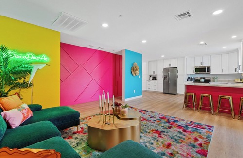 Village Grove House | Disco Dino: Pool, HotTub & Game Room Sleeps 18