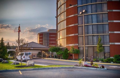 South Portland Hotel | Discover Downtown Portland - Stay in Comfort w/Indoor Pool | Pets are Allowed