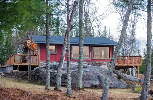 Ray Cabin | Discover the Ultimate Lake Cabin in Voyageurs National Park! The Kabby Cabin!