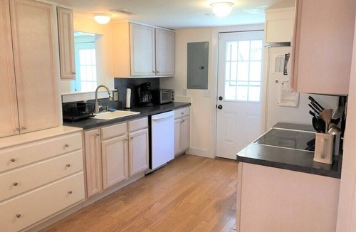 Brewster House | DISNBRE: Beach Cottage - A Quintessential Beach Cottage in Brewster, MA