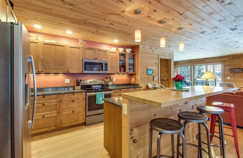 Forbes Cabin | Dock & Foosball: Esquagama Lake Family Cabin