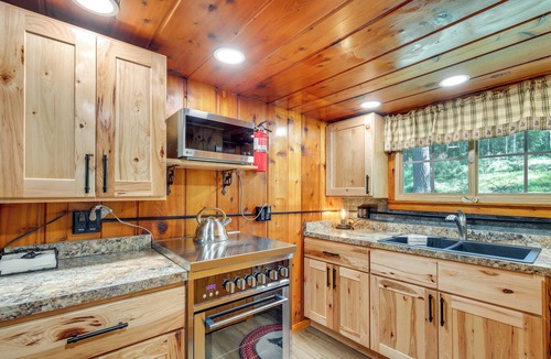 St Germain Cabin | Dock & Lake Access! St Germain Getaway