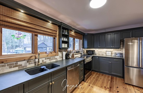 Torrance Cottage | Dock n Dive