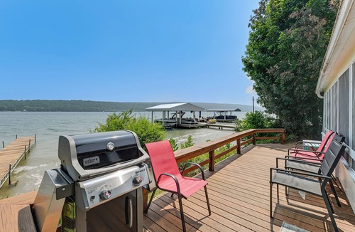 Town of Jerusalem Cottage | Dock & Rowboat: 'beechnut Bungalow' on Keuka Lake