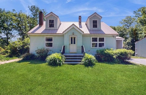 Mac Mahan House | Dog-Friendly, Bay View Home with WiFi & Laundy - Close to Baxter State Forest
