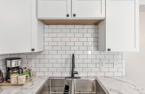 Bay City House | Dog Friendly | Big Groups | HotTub-all yr