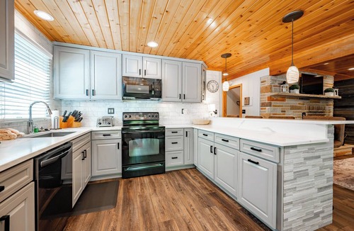 McHenry House | Dog Friendly Getaway Just Steps to Wisp & Fun