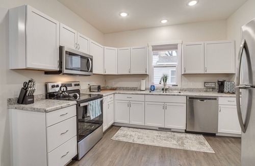 Roosevelt House | Dog-Friendly Home < 1 Mi to Downtown Fargo!