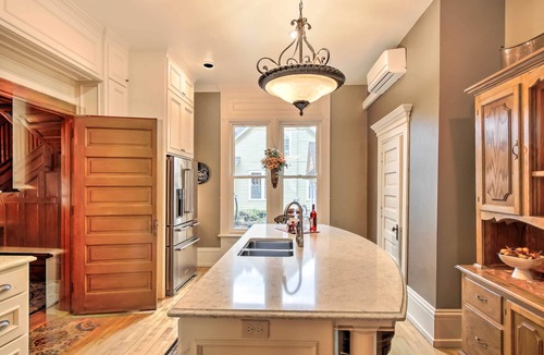 Sturgeon Bay House | Dog-Friendly Home w/Balcony & Yard in Surgeon Bay