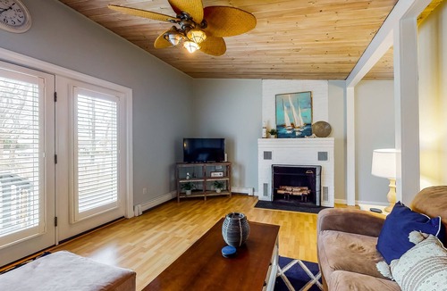 Falmouth Heights House | Dog-friendly home with partial AC, backyard, washer/dryer, WiFi, and gas grill