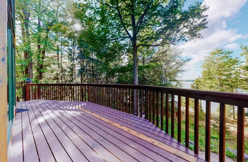 Lac du Flambeau House | Dog-friendly, lakefront dream home w/an indoor sauna & private dock