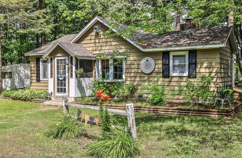 Lac du Flambeau Cabin | Dog-Friendly Lakefront Cabin with Private Deck, Firepit, & Acreage