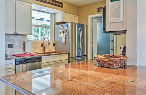 Brendale Heights House | Dog-Friendly Ormond Beach Bungalow w/Patio!