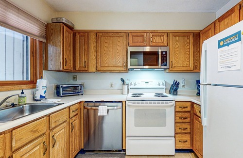 Sunday River Area House | Dog-Friendly Slopeside Condo - Walk to Slopes - Fireplace, Firepit & WiFi