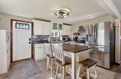 Luxemburg House | Dog Friendly-Southern Door waterfront retreat