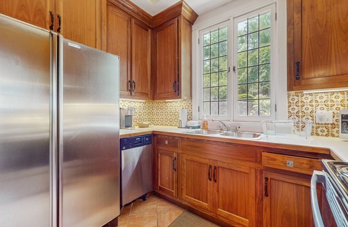 Gloucester Apartment | Dog-Friendly, Waterfront Home with Washer and dryer & Two Decks