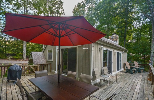 McHenry House | Donnas Choice | Lakefront + Wrap-around Deck
